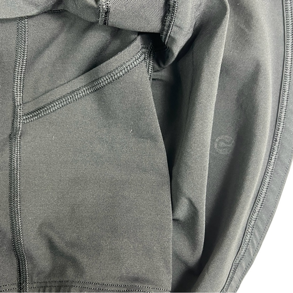 Lululemon Athletica Play Off The Pleats Skirt *13" Black (First Release) Size 4 - Picture 9 of 11